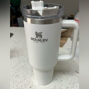 Stanley quencher 40oz in White